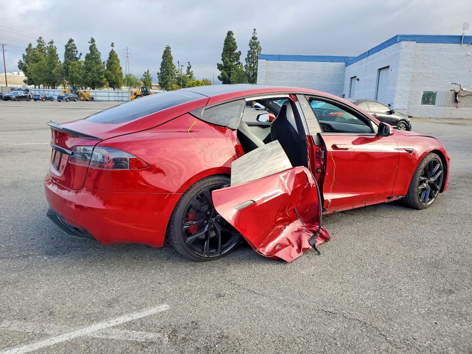 2018 Tesla Model s VIN 5YJSA1E24JF270390 COPART salvage auction — SIDE, Salvage Title, sold $2,700 on 2026-07-21 (photo 3)