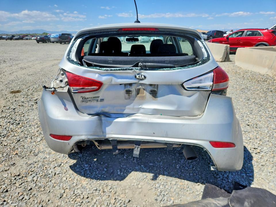 2016 Kia Forte VIN KNAFK5A82G5585194 COPART salvage auction — REAR END, CO - PUBLIC - SALVAGE TITLE, sold $700 on 2026-07-09 (photo 6)
