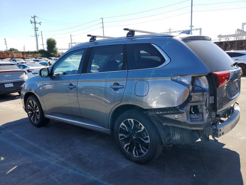 2018 Mitsubishi Outlander VIN JA4J24A57JZ031561 COPART salvage auction — REAR END, Salvage Title, sold $6,100 on 2026-07-15 (photo 2)