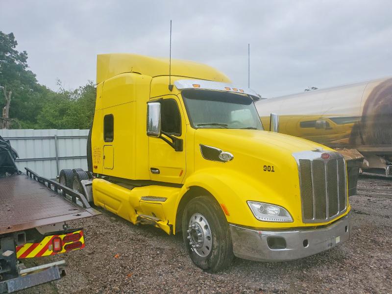 2017 Peterbilt 579 VIN 1NPBGGGG10D455618 — COPART salvage auction photo