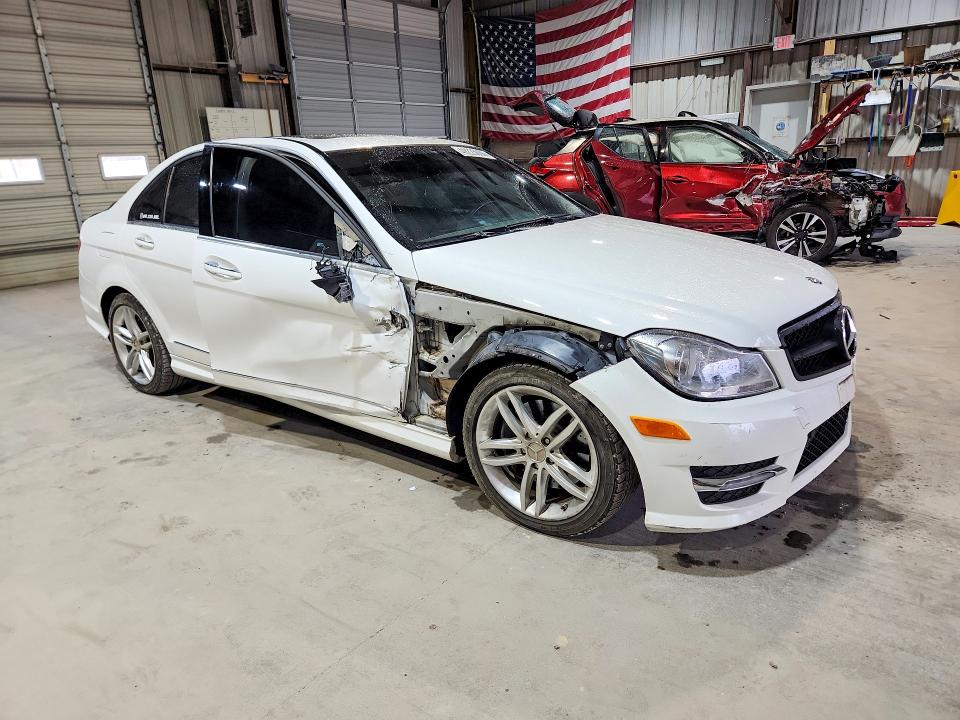 2013 Mercedes-benz C-klasse VIN WDDGF8AB5DR245041 COPART salvage auction — FRONT END, Mo - Salvage Certificate Of Title, sold $300 on 2026-07-28 (photo 4)