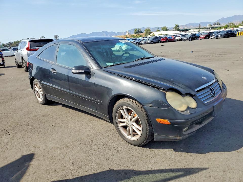 2002 Mercedes-benz C class VIN WDBRN47J12A254519 COPART salvage auction — MINOR DENT/SCRATCHES, Ca - Dis/Dlr/Exp Only Clean Title, sold $300 on 2026-07-29 (photo 4)