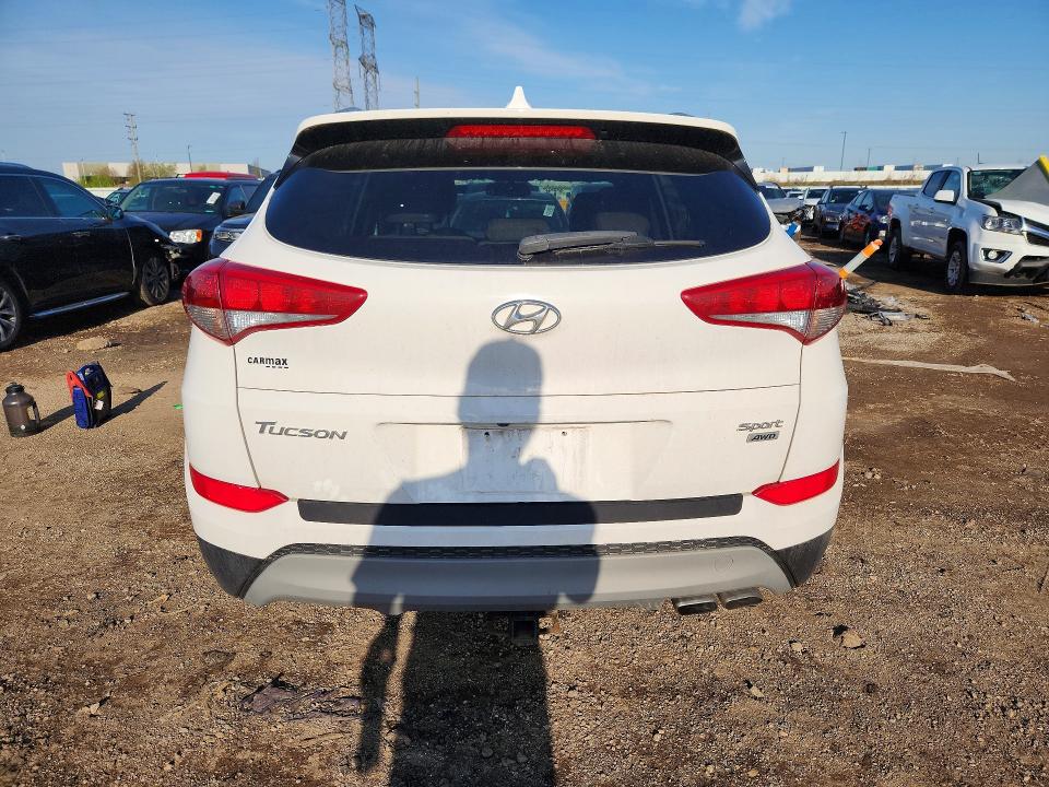 2018 Hyundai Tucson VIN KM8J3CAL2JU782717 COPART salvage auction — MINOR DENT/SCRATCHES, IL - SALVAGE CERTIFICATE, sold $3,100 on 2026-07-09 (photo 6)