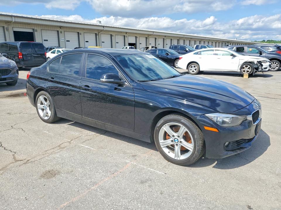 2013 BMW 3er VIN WBA3B3C58DF541961 COPART salvage auction — MINOR DENT/SCRATCHES, Ky - Certificate Of Title, sold $400 on 2026-07-20 (photo 4)