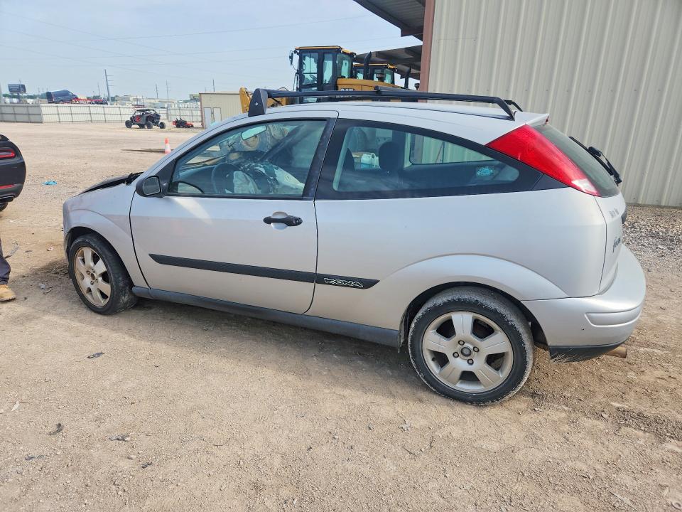 2000 Ford Focus VIN 3FAFP3136YR245502 COPART salvage auction — ENGINE BURN, Tx - Salvage Vehicle Title, sold $25 on 2026-07-08 (photo 2)