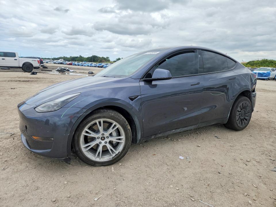 2023 Tesla Model y VIN 7SAYGDEE6PF923950 COPART salvage auction — FRONT END, Salvage Title, sold $1,800 on 2026-07-28 (photo 1)