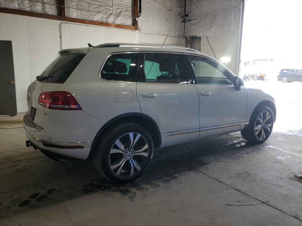 2017 Volkswagen Touareg VIN WVGRF7BP1HD000355 COPART salvage auction — MINOR DENT/SCRATCHES, Wv - Certificate Of Title (P), sold $4,750 on 2026-07-08 (photo 3)