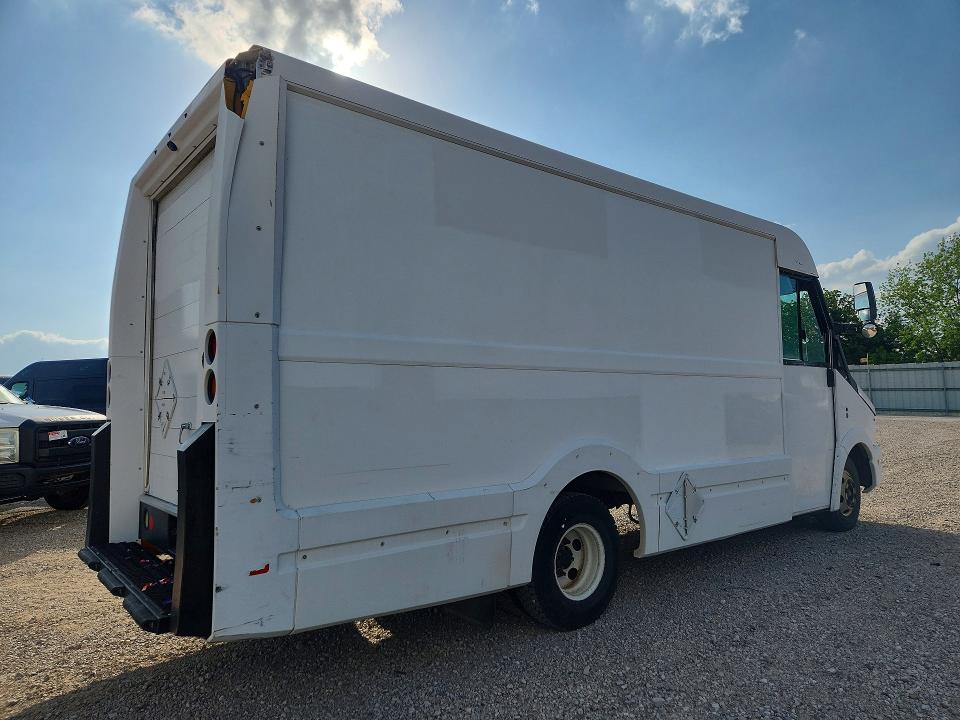 2016 Isuzu Reach VIN JALB4T173G7W00330 COPART salvage auction — MECHANICAL, Ok - Certificate Of Title, sold $2,950 on 2026-07-30 (photo 3)