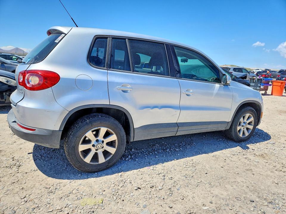 2010 Volkswagen Tiguan VIN WVGBV7AX6AW523838 COPART salvage auction — FRONT END, Ut - Certificate Of Title, sold $150 on 2026-07-02 (photo 3)