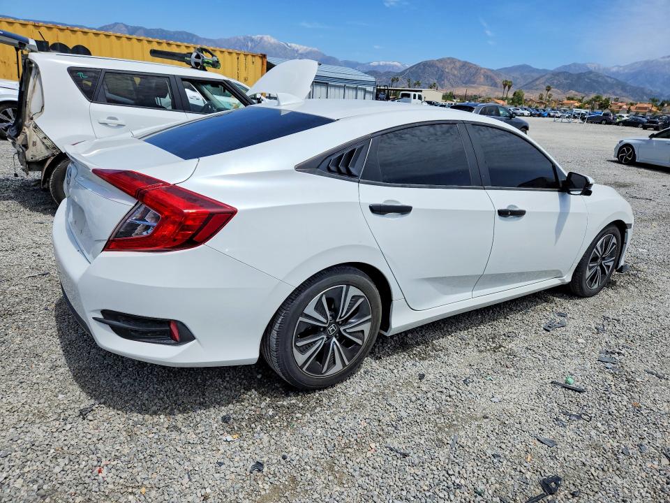 2018 Honda Civic VIN JHMFC1F72JX037747 COPART salvage auction — VANDALISM, Ca - Salvage Certificate, sold $9,100 on 2026-07-15 (photo 3)