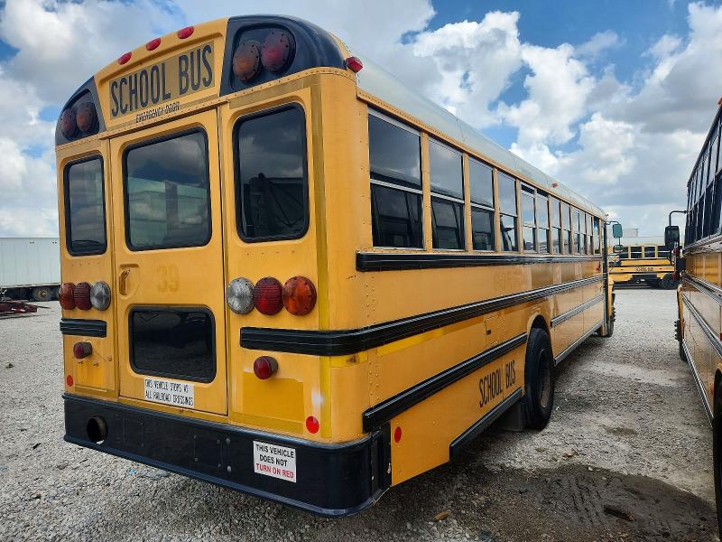 2013 Ic VIN 4DRBUSKNXDB307005 COPART salvage auction — MINOR DENT/SCRATCHES, Tx - Certificate Of Title, sold $1,400 on 2026-09-01 (photo 4)