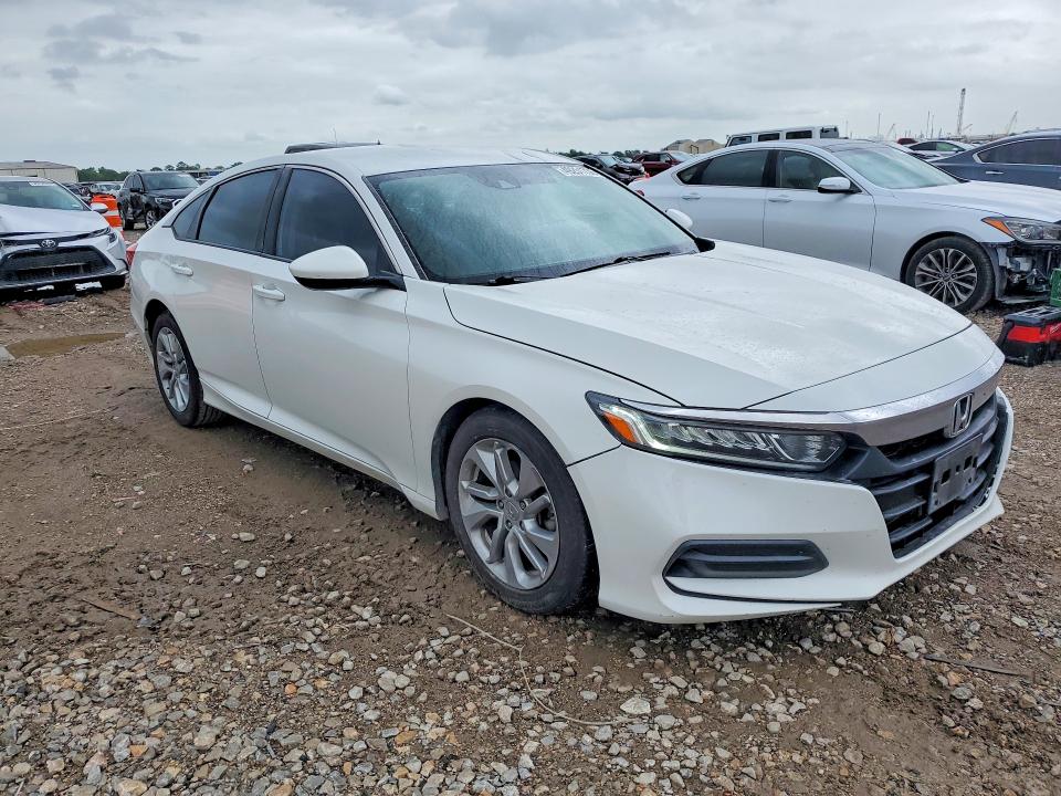 2019 Honda Accord VIN 1HGCV1F17KA095305 COPART salvage auction — REAR END, Tx - Salvage Vehicle Title, sold $4,000 on 2026-07-02 (photo 4)