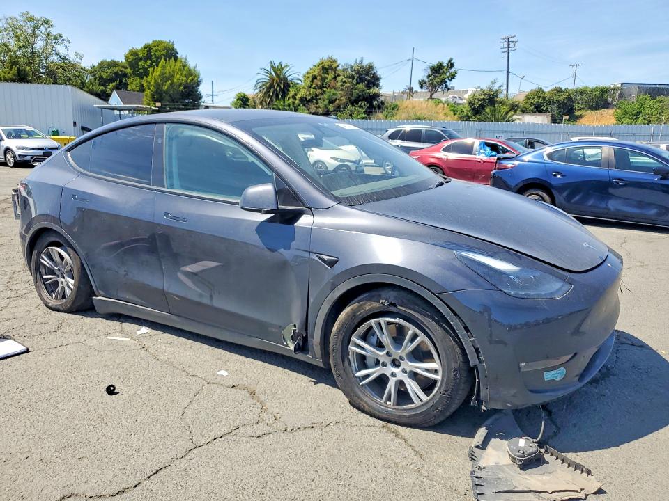 2024 Tesla Model y VIN 7SAYGAEE3RF081795 COPART salvage auction — SIDE, Ca - Salvage Certificate, sold $11,200 on 2026-07-10 (photo 4)