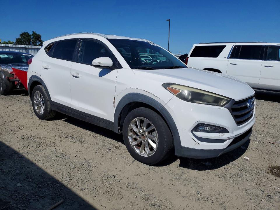2016 Hyundai Tucson VIN KM8J33A48GU034233 COPART salvage auction — FRONT END, Fl - Dis/Dlr/Exp Only Clean Title, sold $2,500 on 2026-07-28 (photo 4)