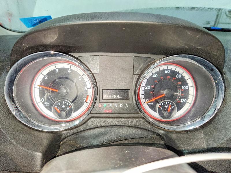 2015 Dodge Caravan VIN 2C4RDGBG6FR511306 COPART salvage auction — NORMAL WEAR, Salvage Title, sold $300 on 2026-09-03 (photo 9)