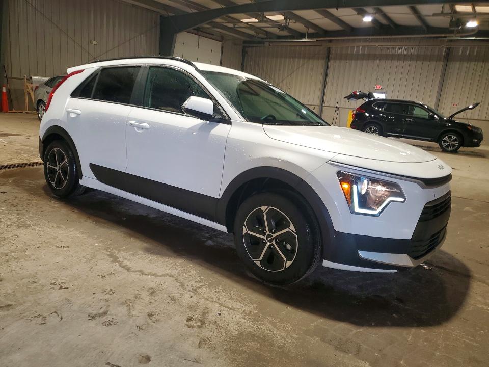 2025 Kia Niro VIN KNDCR3LE7S5287905 COPART salvage auction — REAR END, Salvage Title, sold $1,650 on 2026-07-29 (photo 4)
