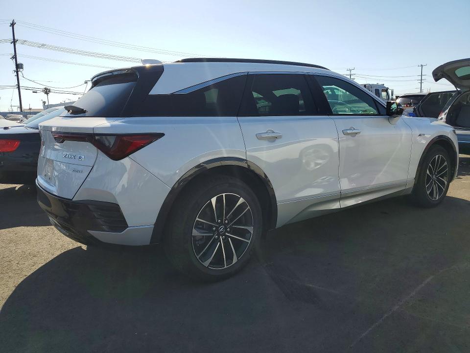 2024 Acura Zdx VIN 4W5KHNRL7RZ508506 COPART salvage auction — WATER/FLOOD, Ca - Salvage Certificate, sold $11,200 on 2026-07-08 (photo 3)