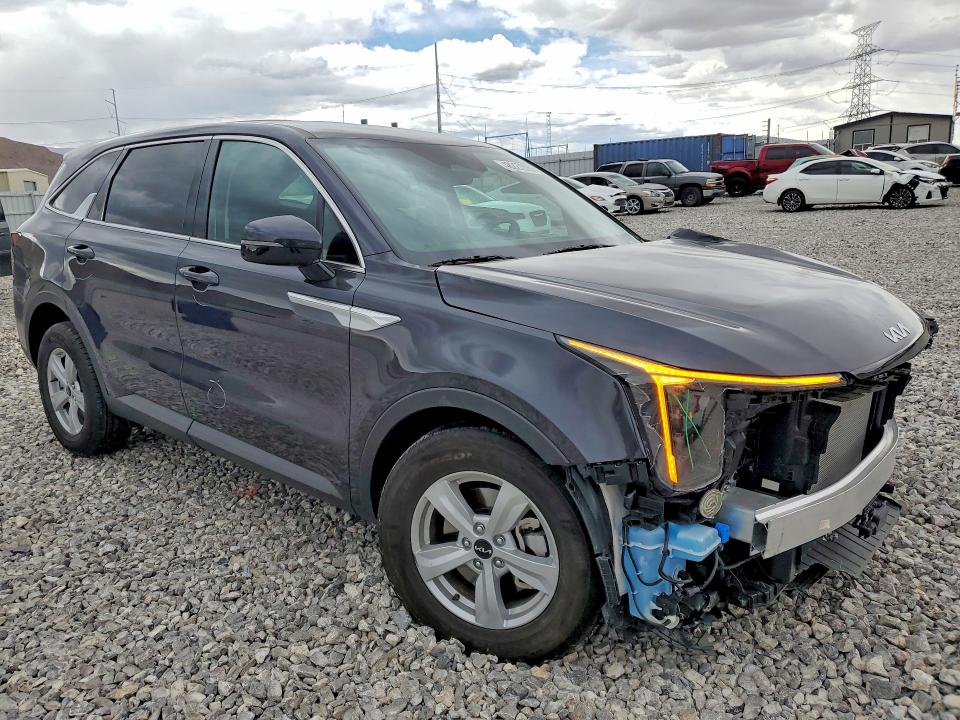 2025 Kia Sorento VIN 5XYRG4JCXSG396776 COPART salvage auction — FRONT END, Nv - Salvage Title, sold $8,200 on 2026-07-22 (photo 4)