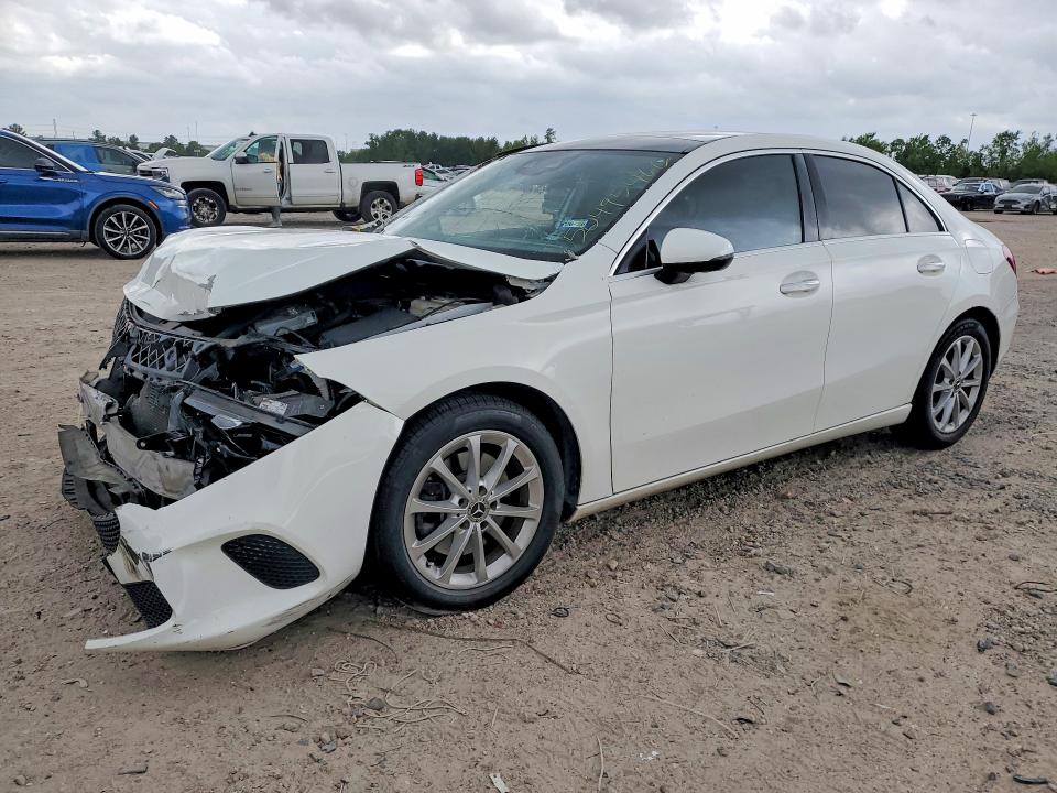 2019 Mercedes-benz A-klasse VIN WDD3G4FB3KW000850 COPART salvage auction — FRONT END, Salvage Title, sold $4,100 on 2026-07-10 (photo 1)