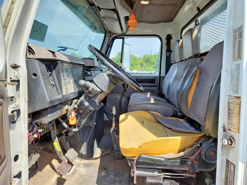 2000 International 4000 series VIN 1HTSCAAM7YH260161 COPART salvage auction — NORMAL WEAR, Fl - Certificate Of Title, sold $1,800 on 2026-07-06 (photo 7)