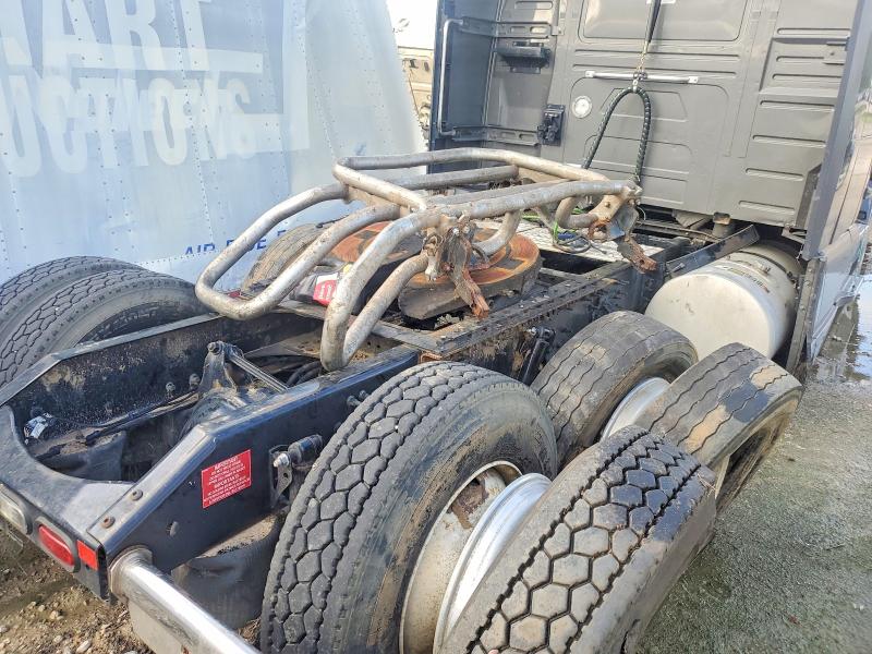 2023 Volvo Vnl VIN 4V4NC9EH9PN608424 COPART salvage auction — ALL OVER, Tx - Nonrepairable Title, sold $12,200 on 2026-07-16 (photo 6)