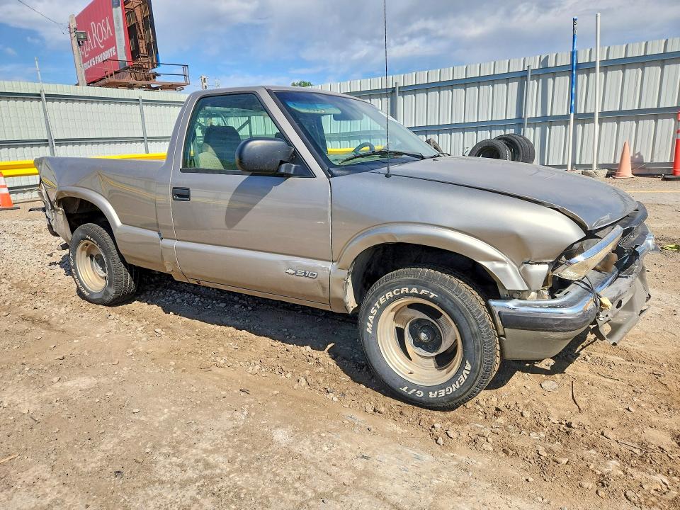 2002 Chevrolet S-10 pickup VIN 1GCCS145928119432 COPART salvage auction — FRONT END, KS - CERT OF TITLE-SALVAGE, sold $275 on 2026-07-08 (photo 4)