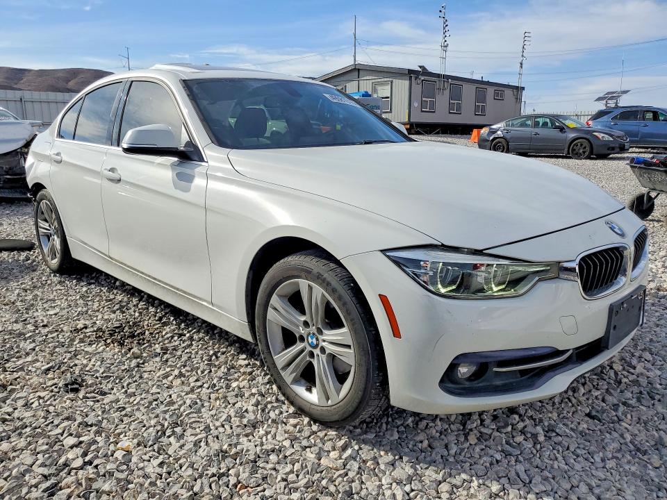 2018 BMW 3er VIN WBA8B9G51JNV00205 COPART salvage auction — REAR END, Nv - Salvage Title, sold $4,700 on 2026-08-17 (photo 4)