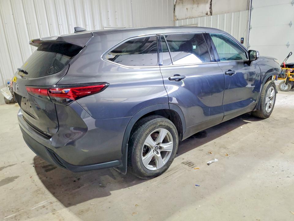 2022 Toyota Highlander VIN 5TDBZRBH7NS222013 COPART salvage auction — FRONT END, IN - CERTIFICATE OF TITLE, sold $12,200 on 2026-07-21 (photo 3)