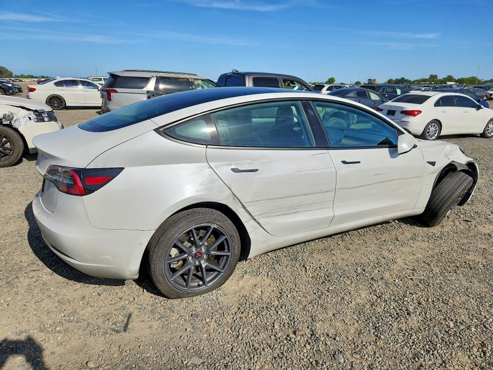 2021 Tesla VIN 5YJ3E1EA9MF078256 COPART salvage auction — UNDERCARRIAGE, Salvage Title, sold $4,000 on 2026-07-09 (photo 3)