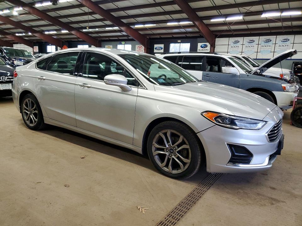 2019 Ford Fusion VIN 3FA6P0CD0KR180464 COPART salvage auction — MINOR DENT/SCRATCHES, MA - CERTIFICATE OF TITLE, sold $1,100 on 2026-07-10 (photo 4)