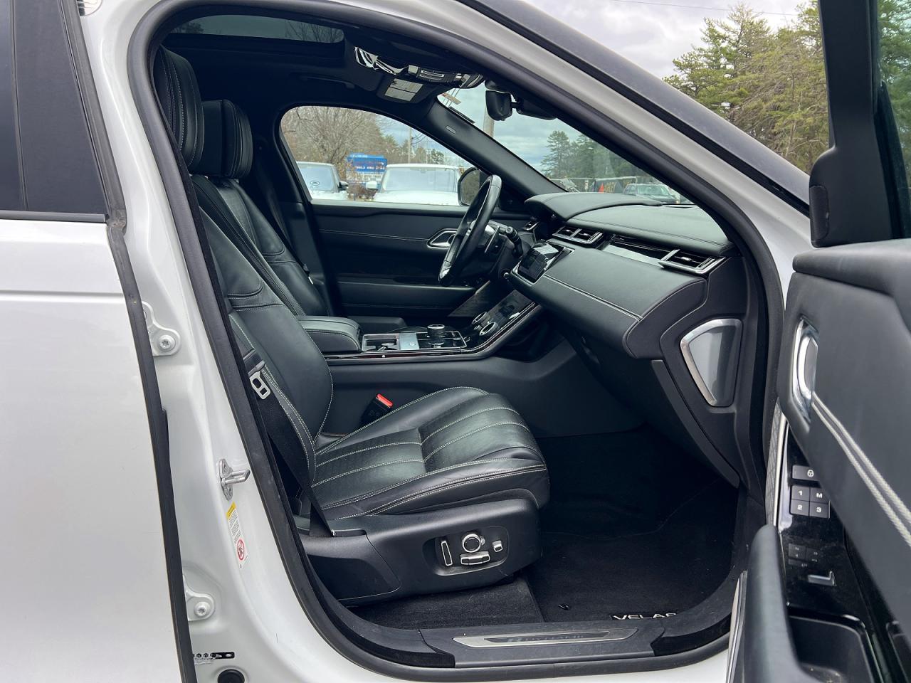 2018 Land Rover Range Rover Velar VIN SALYM2RX0JA720387 COPART salvage auction — Minor Dent/Scratches, LA - CERTIFICATE OF TITLE (P), sold $11,900 on 2026-07-01 (photo 5)