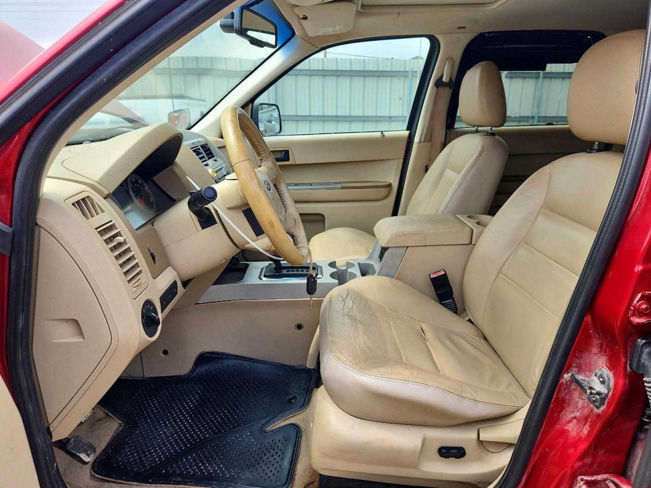 2008 Ford Escape VIN 1FMCU03118KB50135 COPART salvage auction — Minor Dent/Scratches, LA - CERT OF TITLE-SALVAGE (P), sold $650 on 2026-07-08 (photo 8)