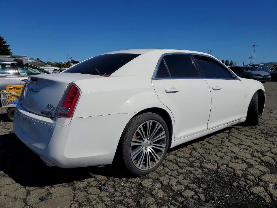2012 Chrysler 300 VIN 2C3CCABG7CH186130 COPART salvage auction — FRONT END, Ca - Dis/Dlr/Exp Only Clean Title, sold $250 on 2026-09-22 (photo 3)