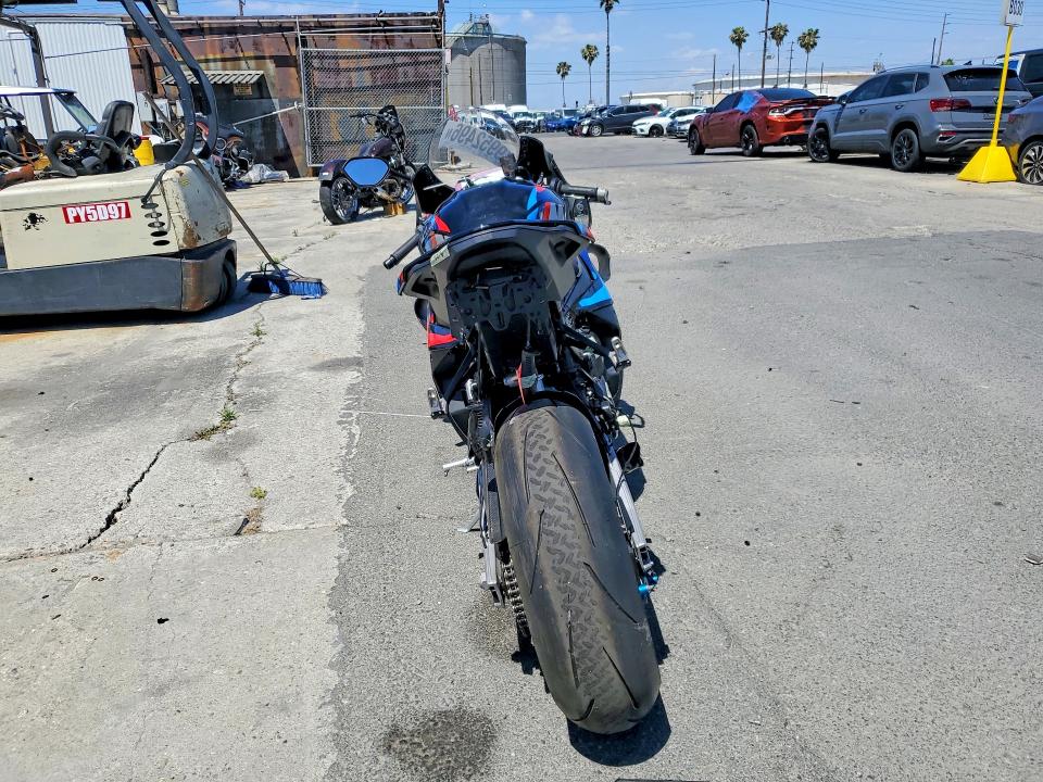2026 BMW M VIN WB10P4305T6L52830 COPART salvage auction — VANDALISM, Ca - Salvage Certificate, sold $17,400 on 2026-07-30 (photo 4)