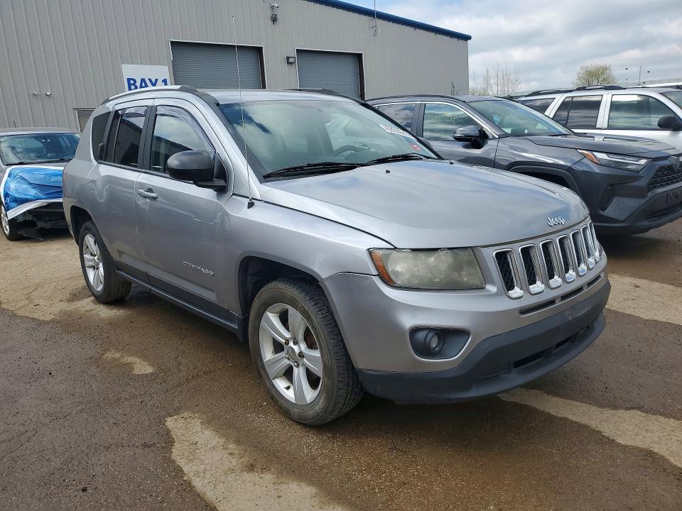 2016 Jeep Compass VIN 1C4NJCBA8GD512599 COPART salvage auction — SIDE, Il - Certificate Of Title, sold $450 on 2026-07-02 (photo 4)