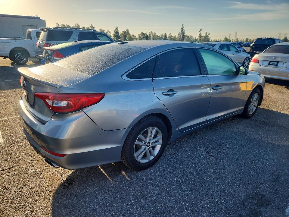 2015 Hyundai Sonata VIN 5NPE24AF3FH176286 COPART salvage auction — MINOR DENT/SCRATCHES, Ca - Dis/Dlr/Exp Only Clean Title, sold $750 on 2026-07-09 (photo 3)