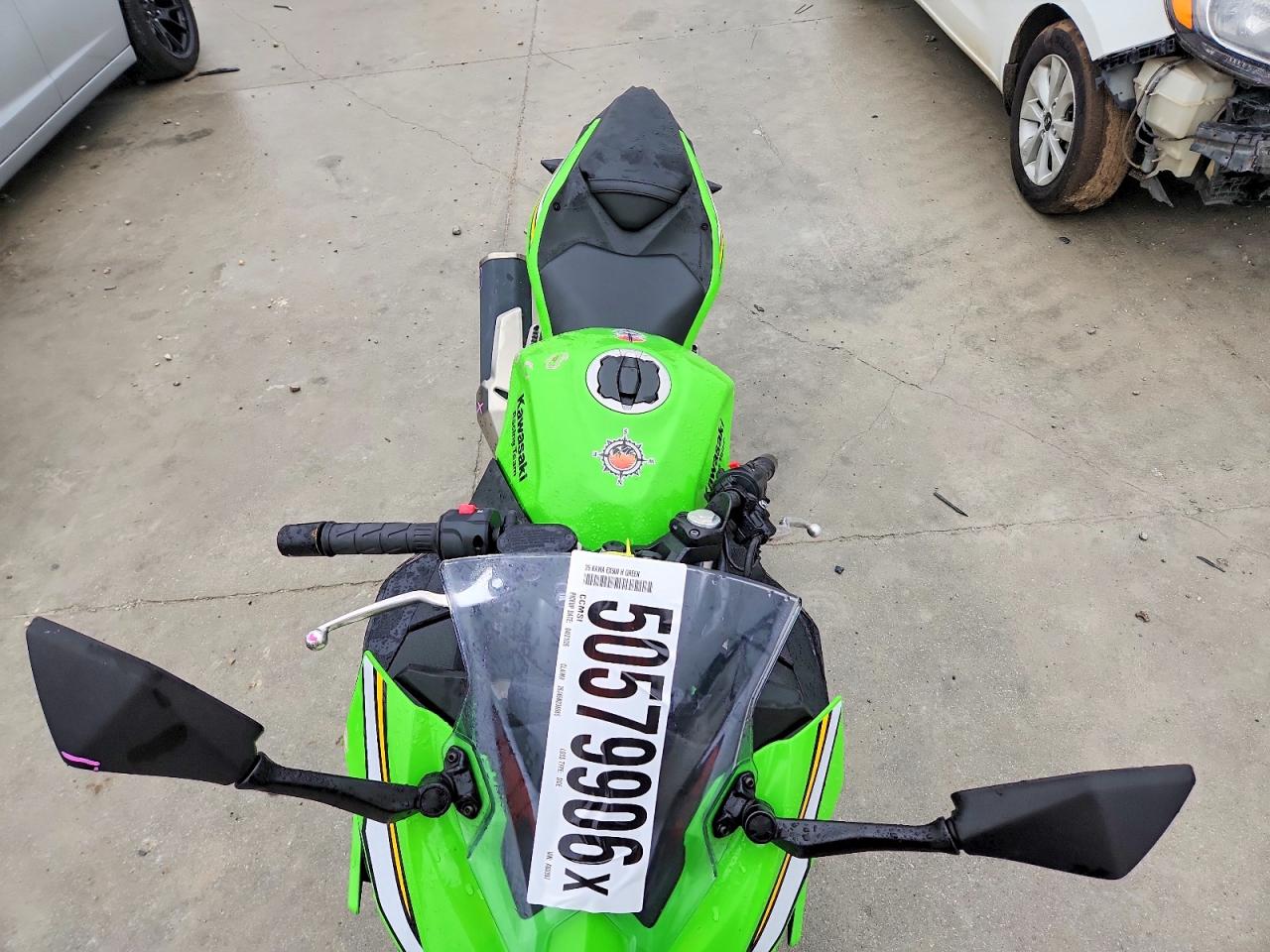 2025 kawasaki ninja VIN ML5EXGH1XSDA60397 COPART salvage auction — Side, Sv - Salvage Title, sold $2,150 on 2026-09-25 (photo 5)