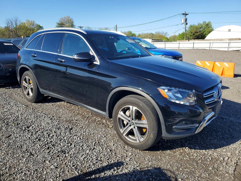2018 Mercedes-benz Glc VIN WDC0G4KB6JV043161 COPART salvage auction — MINOR DENT/SCRATCHES, Id - Salvage Certificate Of Title, sold $9,300 on 2026-07-10 (photo 4)