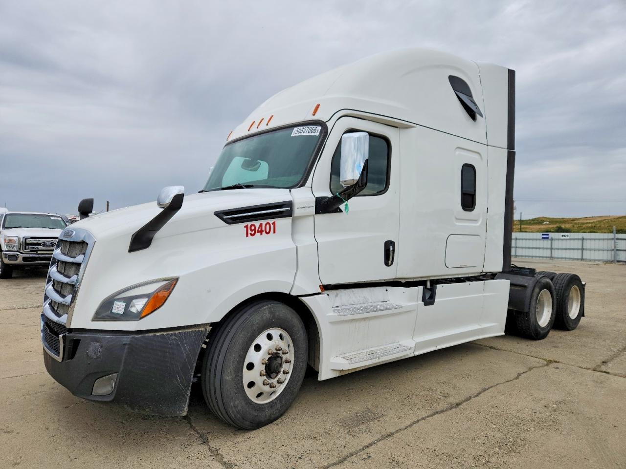 2019 Freightliner Cascadia 126 VIN 3AKJHHDR6KSKD5436 COPART salvage auction — Normal Wear, PA - DIS/DLR/EXP ONLY CLEAN TITLE, sold $24,400 on 2026-07-08 (photo 2)