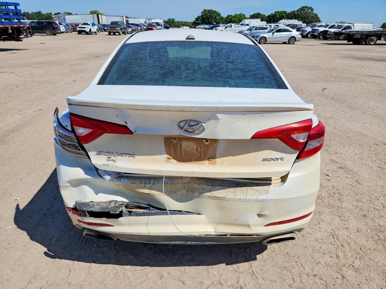 2015 Hyundai Sonata VIN 5NPE34AF8FH098682 COPART salvage auction — Rear End, AL - CERT OF TITLE-SALVAGE TITLE, sold $1,050 on 2026-07-02 (photo 6)