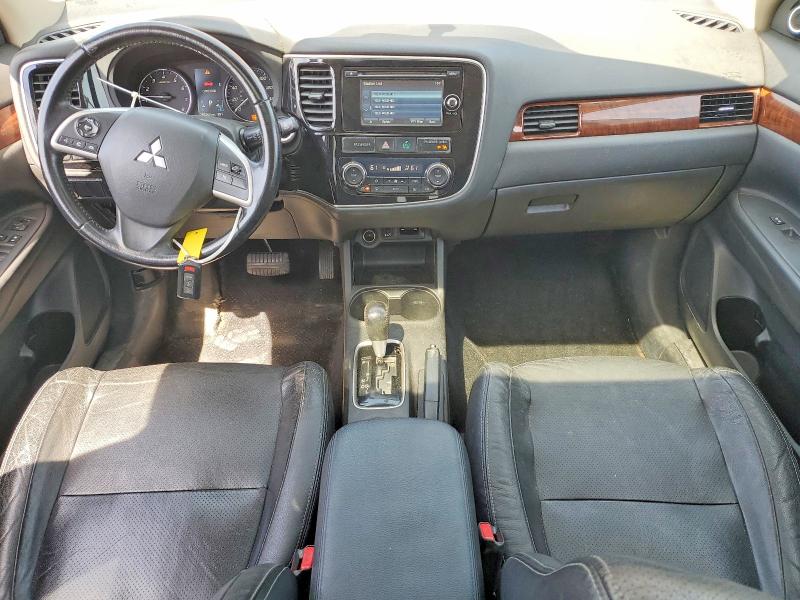 2014 Mitsubishi Outlander VIN JA4AD3A33EZ002521 COPART salvage auction — MINOR DENT/SCRATCHES, Tn - Certificate Of Title (P), sold $925 on 2026-07-06 (photo 8)