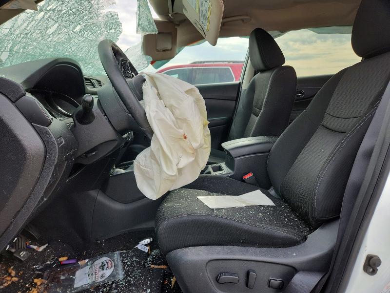 2017 Nissan Rogue VIN KNMAT2MV0HP556101 COPART salvage auction — FRONT END, MI - CERT OF TITLE-SALVAGE VEHICLE, sold $600 on 2026-07-02 (photo 7)
