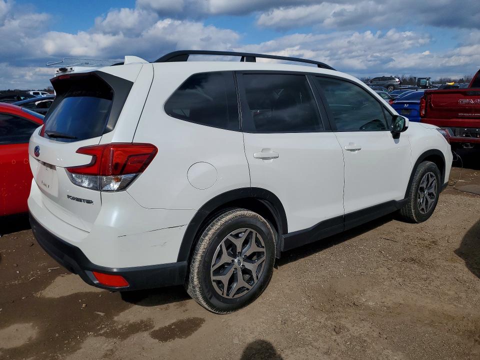 2019 Subaru Forester VIN JF2SKAEC6KH525890 COPART salvage auction — SIDE, IL - SALVAGE CERTIFICATE, sold $4,850 on 2026-07-28 (photo 3)