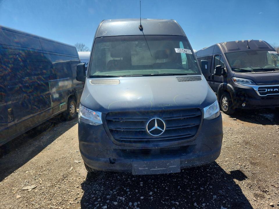 2019 Mercedes-benz Sprinter 2500 VIN WD4PF0CD7KP101368 COPART salvage auction — MINOR DENT/SCRATCHES, MI - CERT OF TITLE-SALVAGE VEHICLE, sold $3,550 on 2026-07-08 (photo 5)