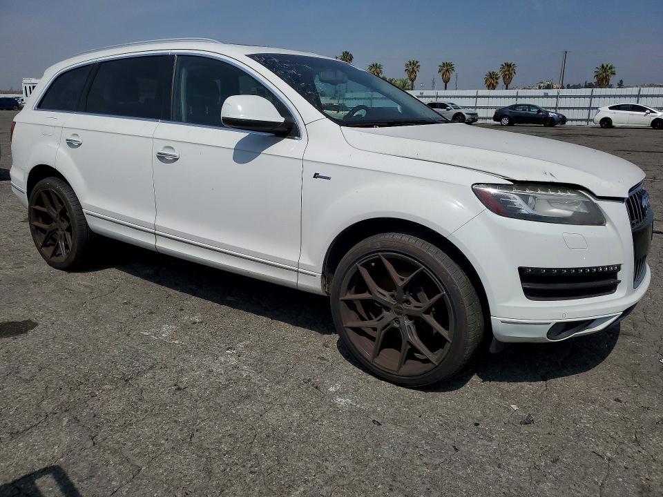 2015 Audi Q7 VIN WA1CGAFE6FD004650 COPART salvage auction — MINOR DENT/SCRATCHES, Ca - Dis/Dlr/Exp Only Clean Title, sold $2,500 on 2026-07-30 (photo 4)