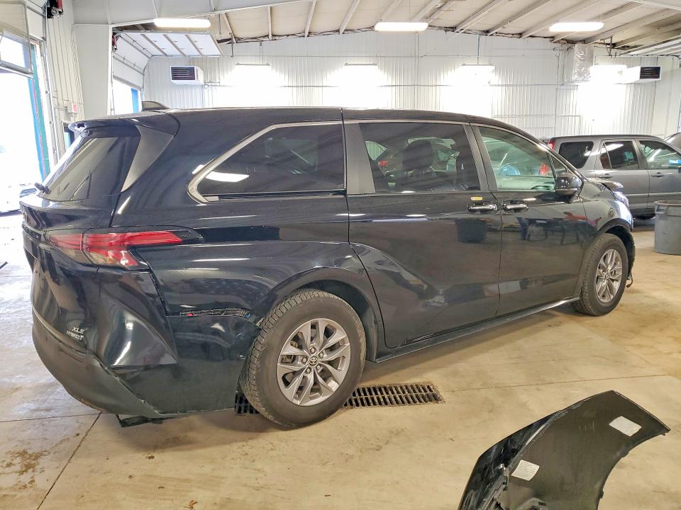 2022 Toyota Sienna VIN 5TDYRKEC2NS100497 COPART salvage auction — FRONT END, Mn - Cert Of Title-Salvage, sold $10,200 on 2026-07-28 (photo 3)