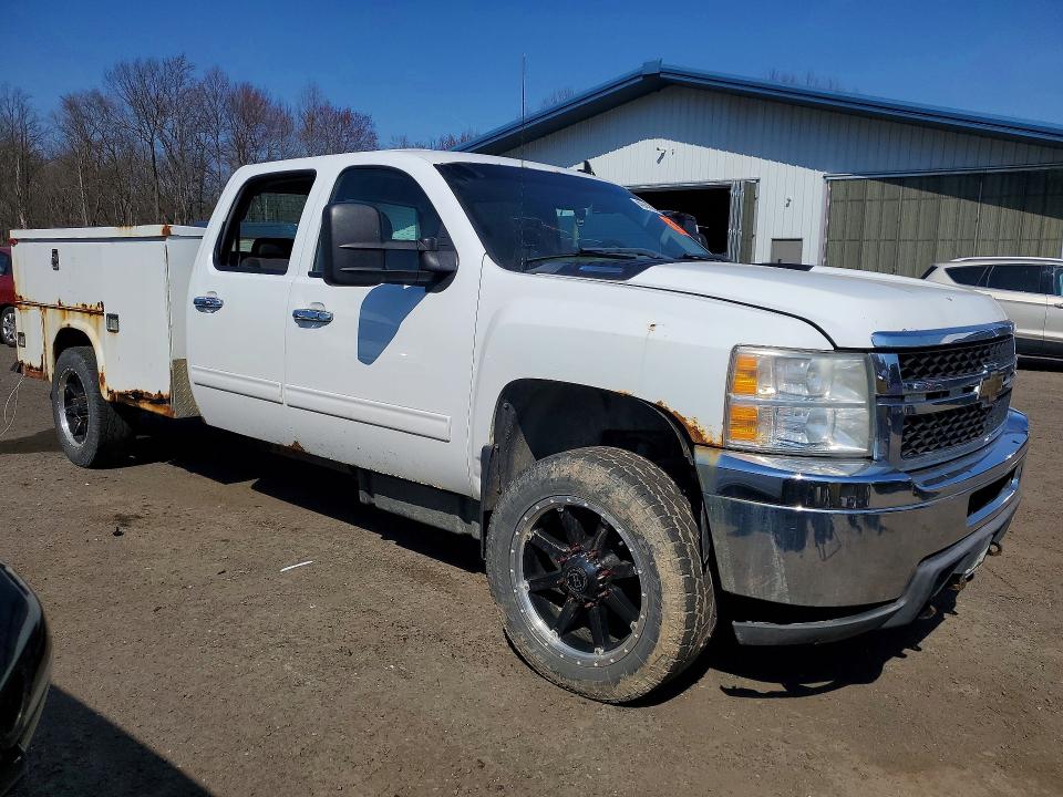 2011 Chevrolet Silverado 3500 VIN 1GB4K0CL5BF185409 COPART salvage auction — MINOR DENT/SCRATCHES, ME - CERTIFICATE OF TITLE, sold $1,450 on 2026-07-09 (photo 4)
