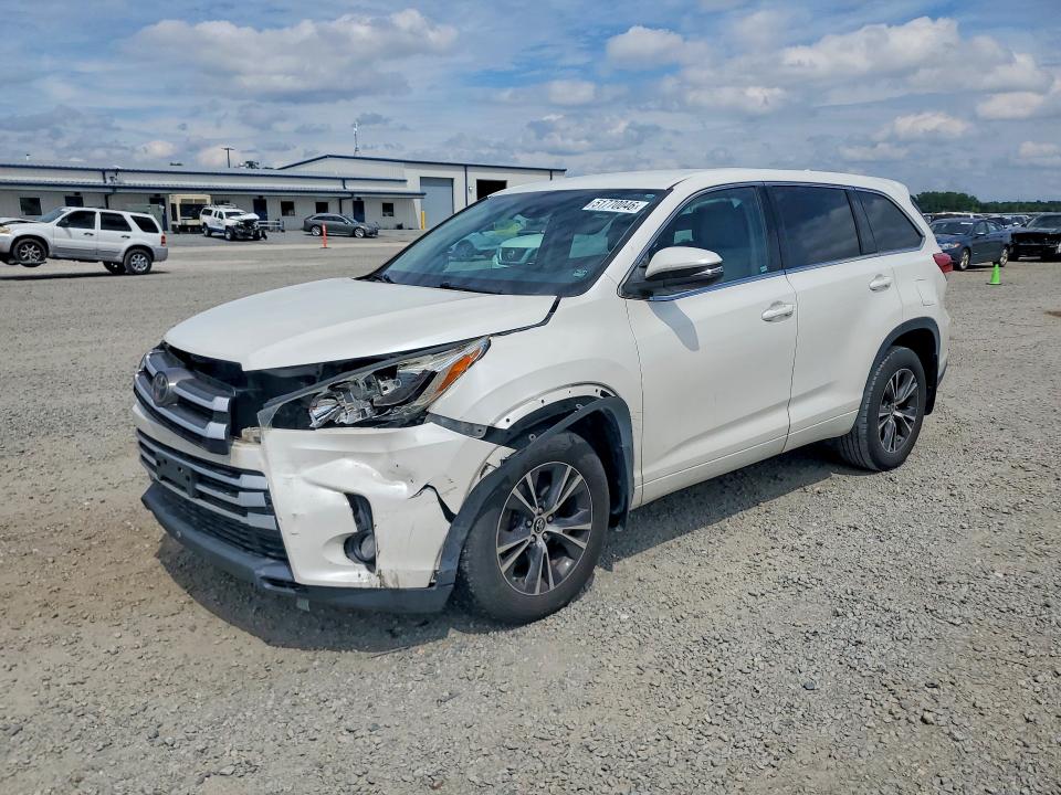 2018 Toyota Highlander VIN 5TDBZRFH7JS861965 COPART salvage auction — FRONT END, Nc - Salvage Certificate Of Title, sold $5,000 on 2026-07-06 (photo 1)