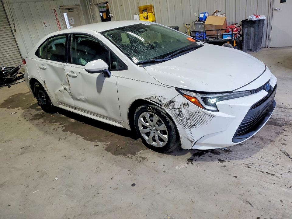 2023 Toyota Corolla VIN JTDBCMFE3P3012307 COPART salvage auction — ROLLOVER, Oh - Cert Of Title-Salvage, sold $5,300 on 2026-07-09 (photo 4)