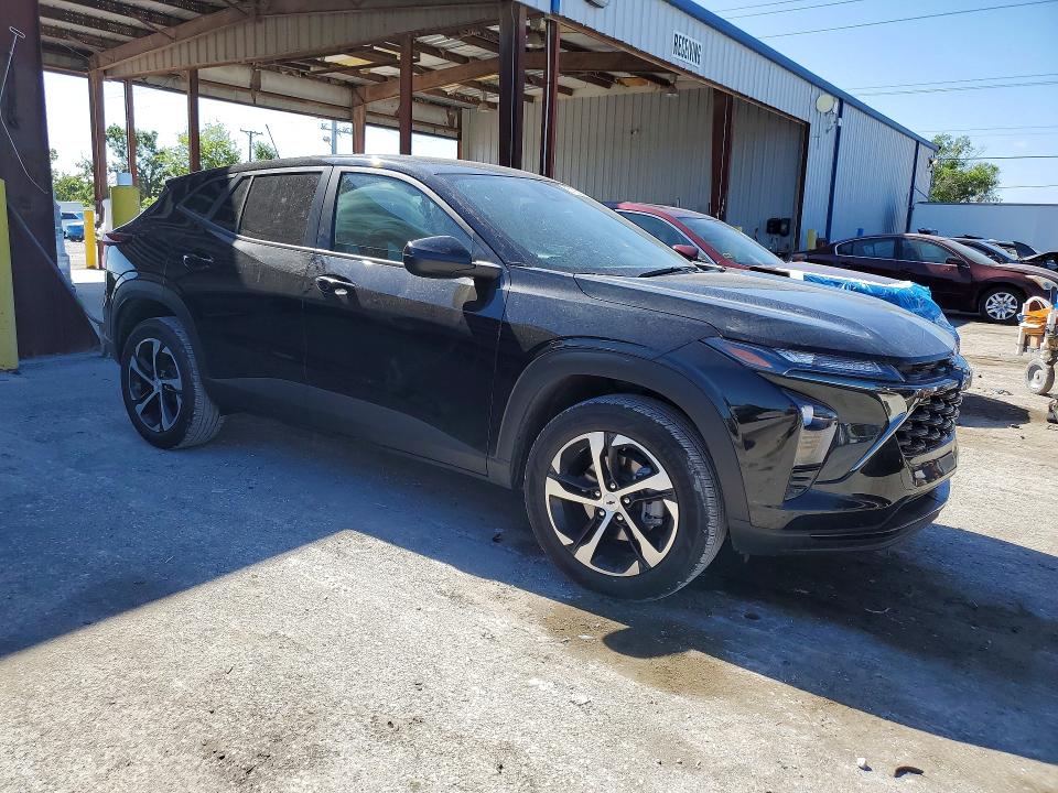 2025 Chevrolet Trax VIN KL77LGEP7SC254260 COPART salvage auction — SIDE, FL, sold $7,200 on 2026-07-17 (photo 4)